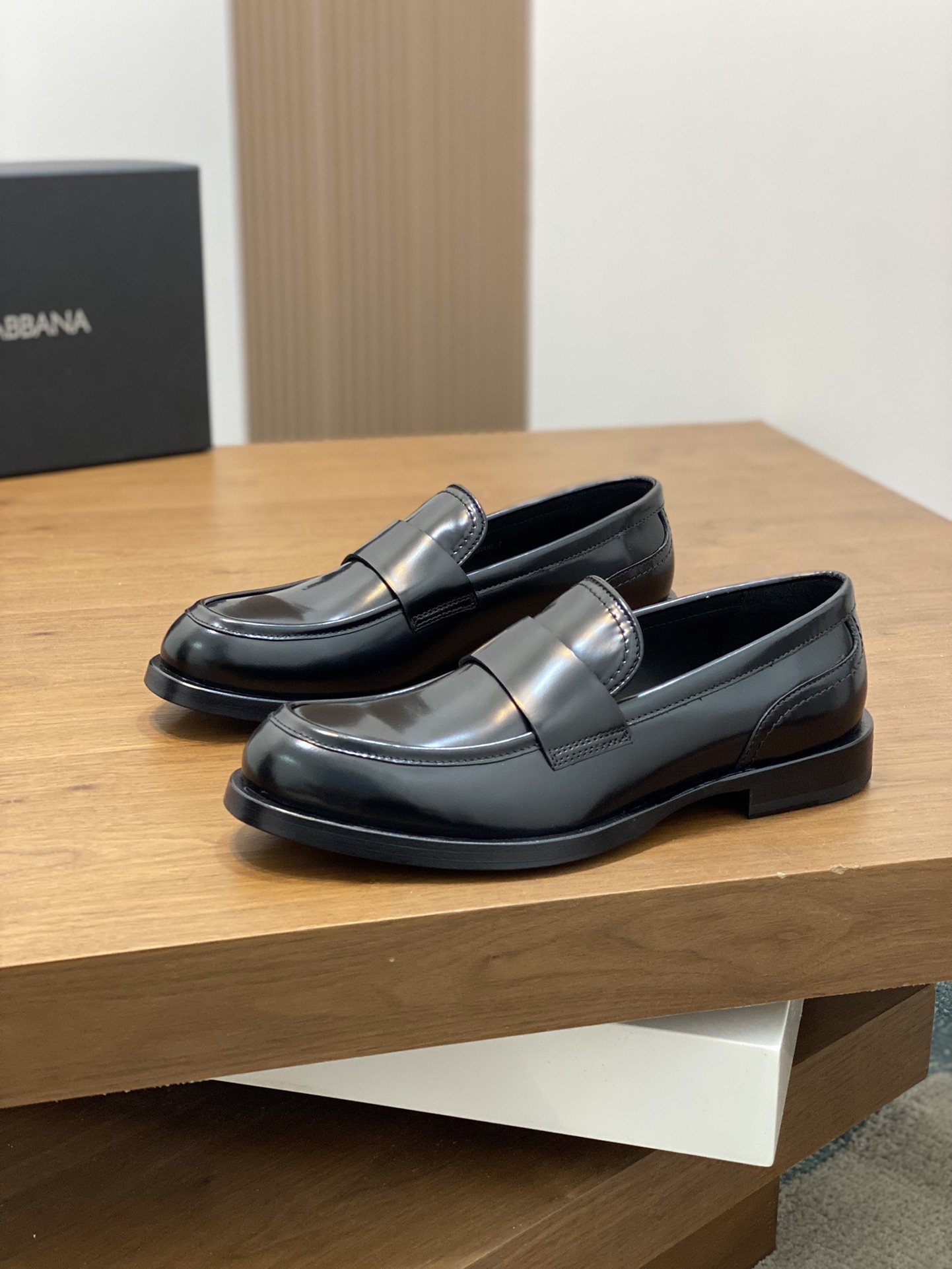 olce & Gabbana shoe